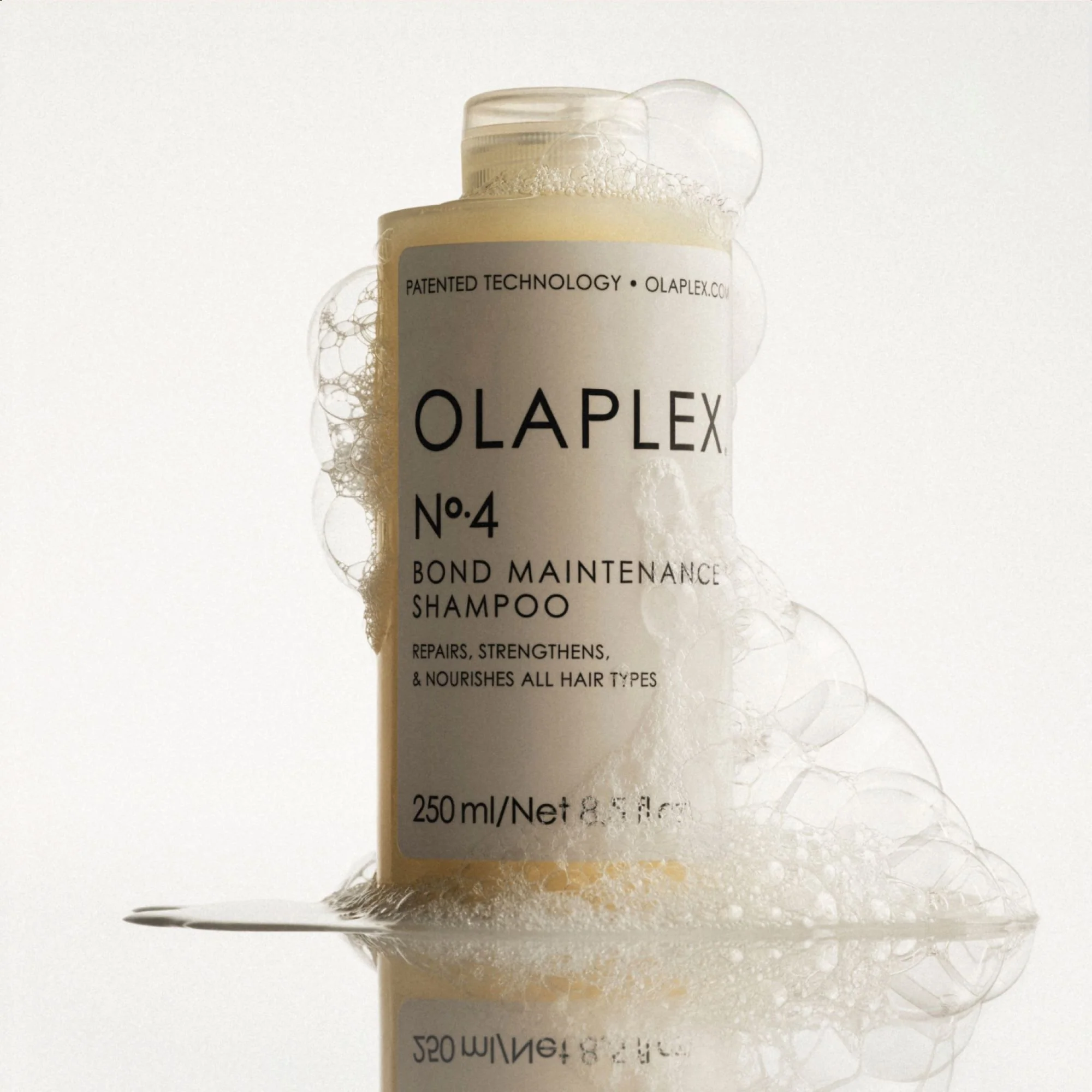 Olaplex N° 4 Bond Maintenance Shampoo - Image 4