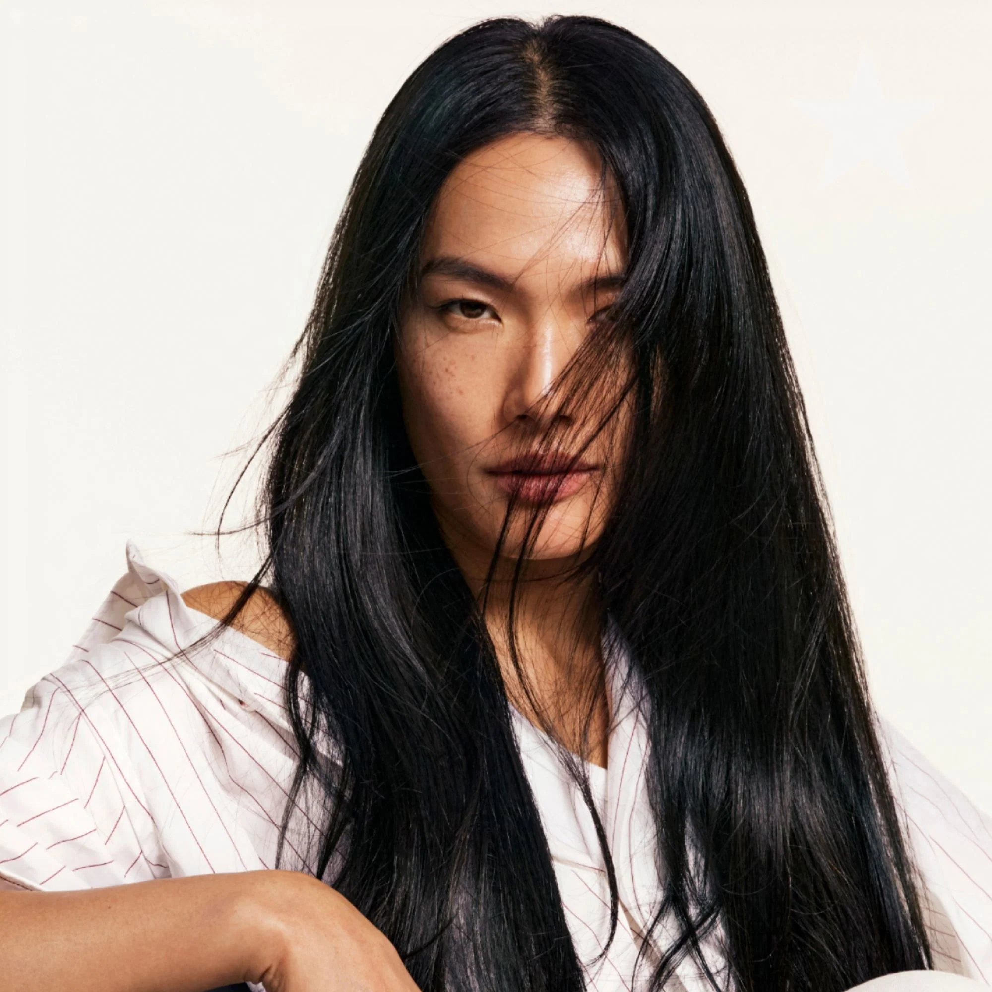 Olaplex N° 4 Bond Maintenance Shampoo - Image 5